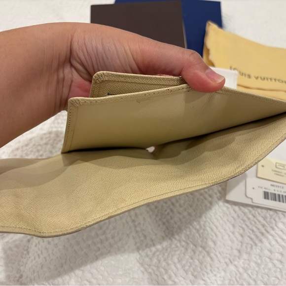 LOUIS VUITTON Damier Azur Koala Wallet - Picture 8 of 11